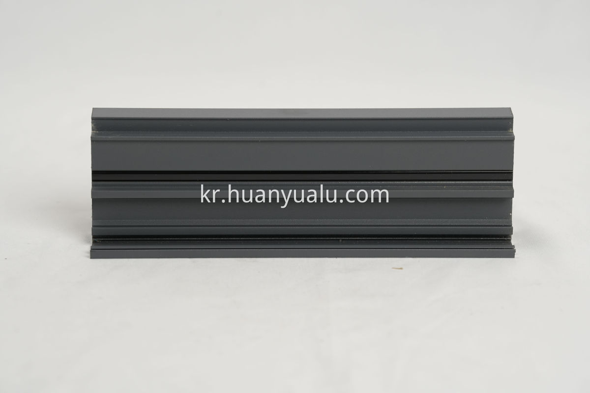 Thermal insulation profiles